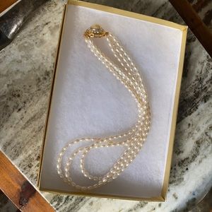 Stunning Pearl Necklace